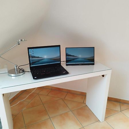 Traumblick Und Komfort - Lichtdurchflutete 85 Qm Wohnung Nahe Suedstrand Goehren Inklusive Schwimmbad Und Sauna Im Ahoi Sellin Eksteriør billede