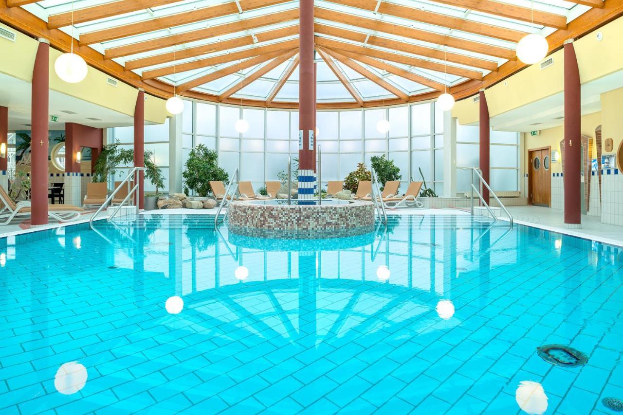 Traumblick Und Komfort - Lichtdurchflutete 85 Qm Wohnung Nahe Suedstrand Goehren Inklusive Schwimmbad Und Sauna Im Ahoi Sellin Eksteriør billede